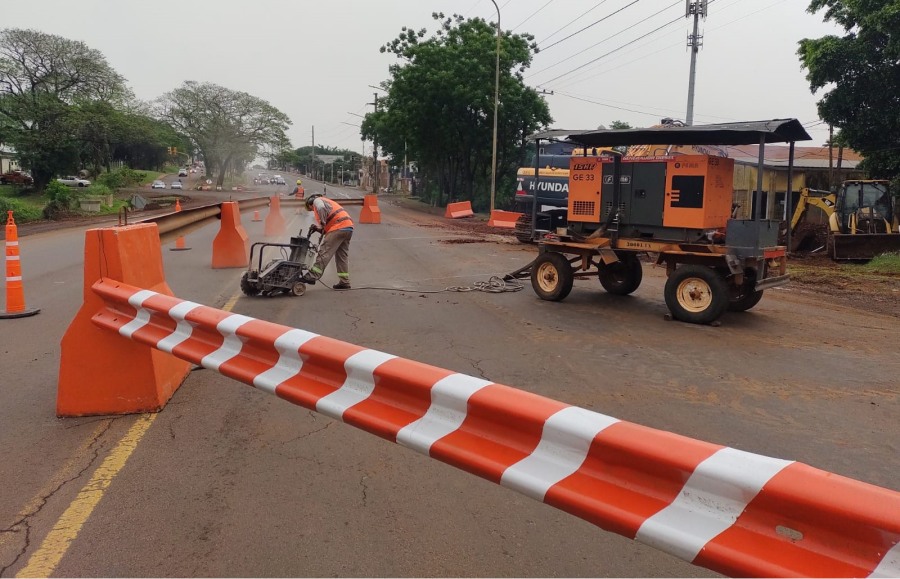 Posadas: La DNV informa, debido a los trabajos de soterramiento de la intersección de las Avenidas; Quaranta y San Martín se han establecido desvíos temporales para los conductores que circulen por la zona