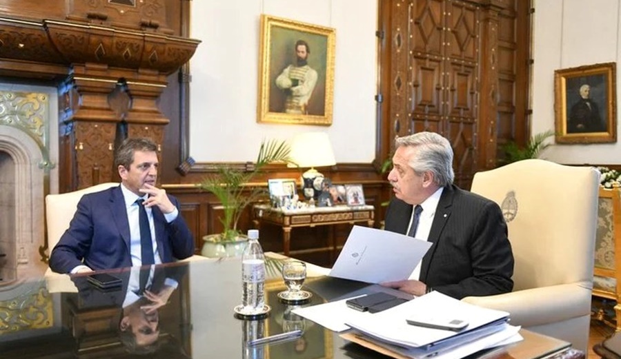 Alberto Fernández retomará la agenda doméstica con la definición de un bono para empleados públicos y privados