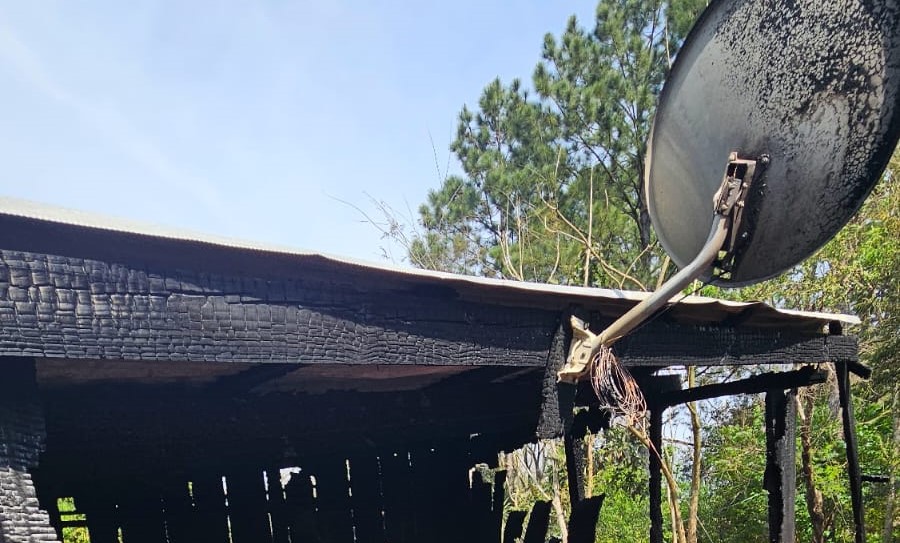 Incendio destruyó una vivienda en la localidad misionera de Santo Pipó