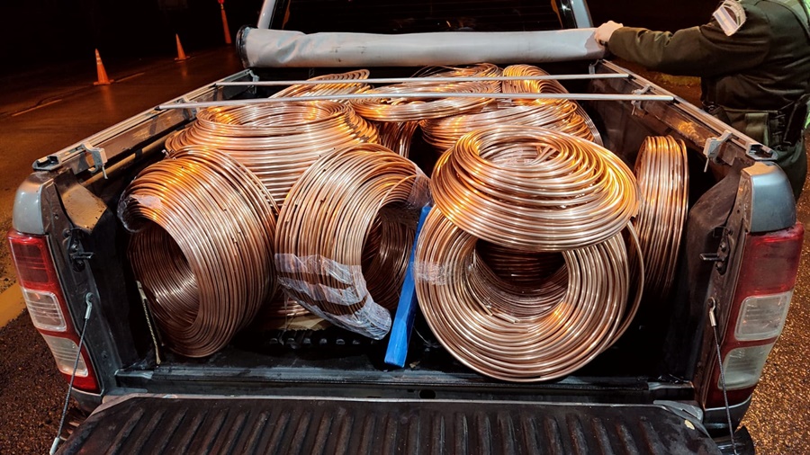 Gendarmería Nacional interceptó mercadería sin aval aduanero, se trataría de caños de cobre, acondicionados en varios rollos