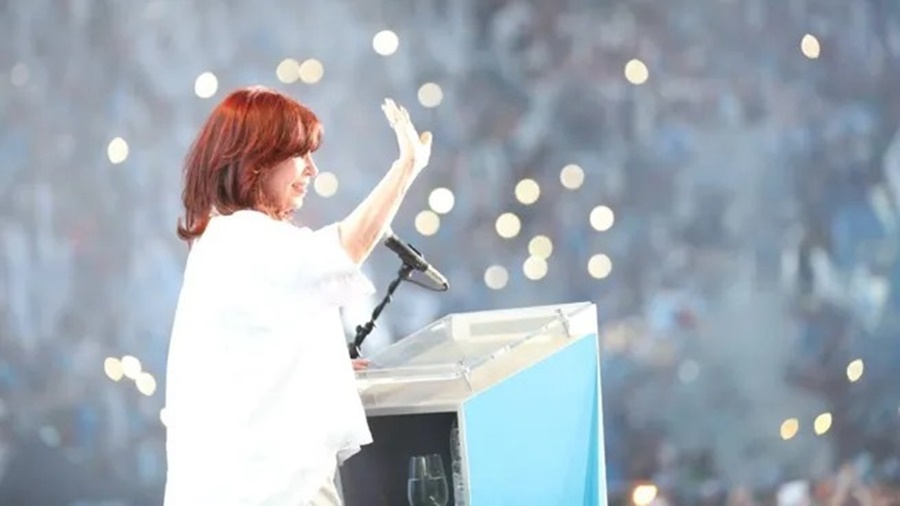Acto en Plaza de Mayo: A qué hora hablará Cristina Fernández de Kirchner, la Vicepresidenta dará un discurso frente a la militancia en un nuevo aniversario del Día de la Patria y a 20 años de la asunción presidencial de Néstor Kirchner