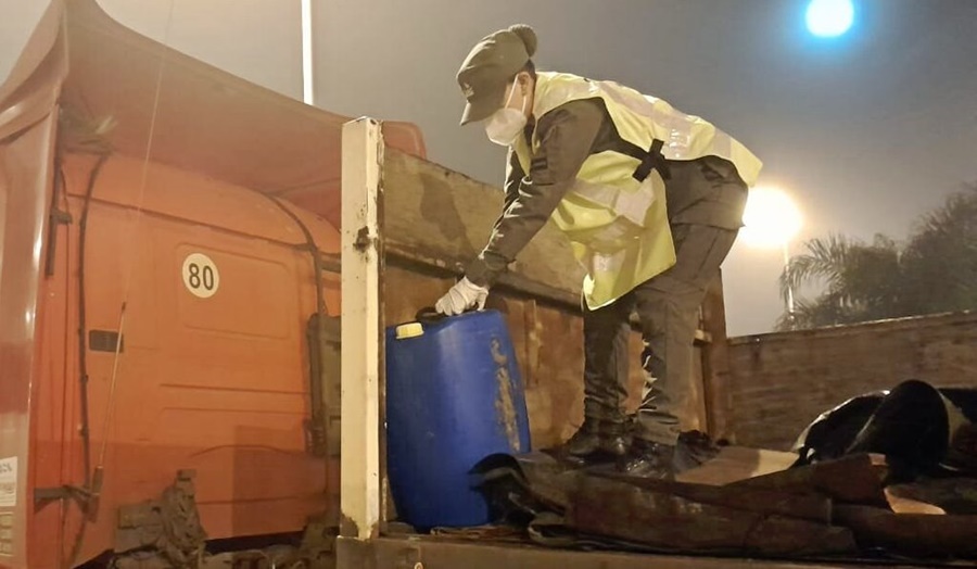 San José: Interceptan casi 50 kilos de metanfetaminas que tenían como destino la provincia de Córdoba, un camión de origen brasilero transportaba un bidón con una sustancia que arrojó resultado positivo para el estimulante