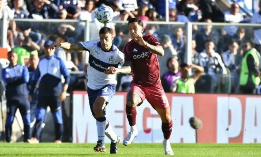 Torneo Apertura: River Plate goleó a Gimnasia y Esgrima La Plata en el Bosque en la previa al Superclásico, el equipo de Gallardo se impuso 3 a 0 al "Lobo" y logró la clasificación a octavos de final