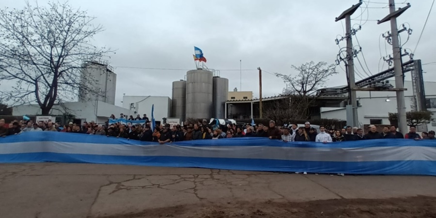 En celeste y blanco: Un abrazo social le repuso la fuerza a Lácteos Vidal