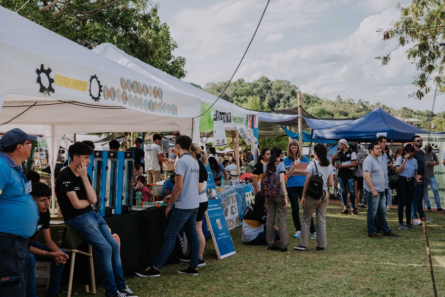 Misiones: En la apertura de la Primera Fiesta de las Escuelas Técnicas, congregó a unos 1.200 alumnos de 65 instituciones educativas de la Provincia