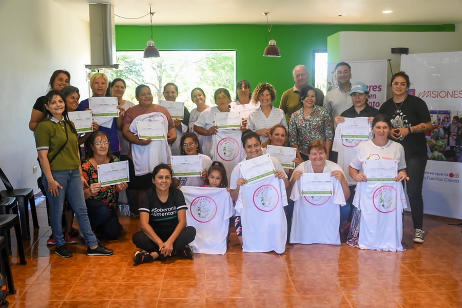 Apostoles: Con gran participación de mujeres en contexto de ruralidad culminó la primera etapa del Programa Rosita