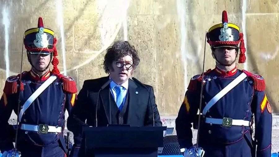 Acto por el Día de la Bandera: El Presidente Javier Milei evitó confrontar en la ciudad de Rosario y destacó la figura de Belgrano: "Fue el gran promotor de la libertad"