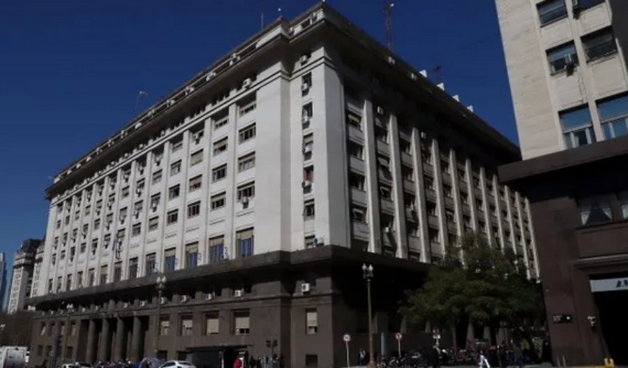 Tras ocho años de ausencia: Argentina volvió al mercado de deuda en dólares, colocó 1.000 millones de dólares al 9,26%