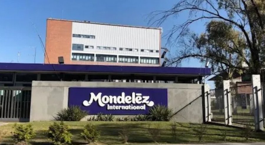 Mondelez acordó con el gremio, evitó un conflicto y busca sostener la producción en medio de la caída del consumo