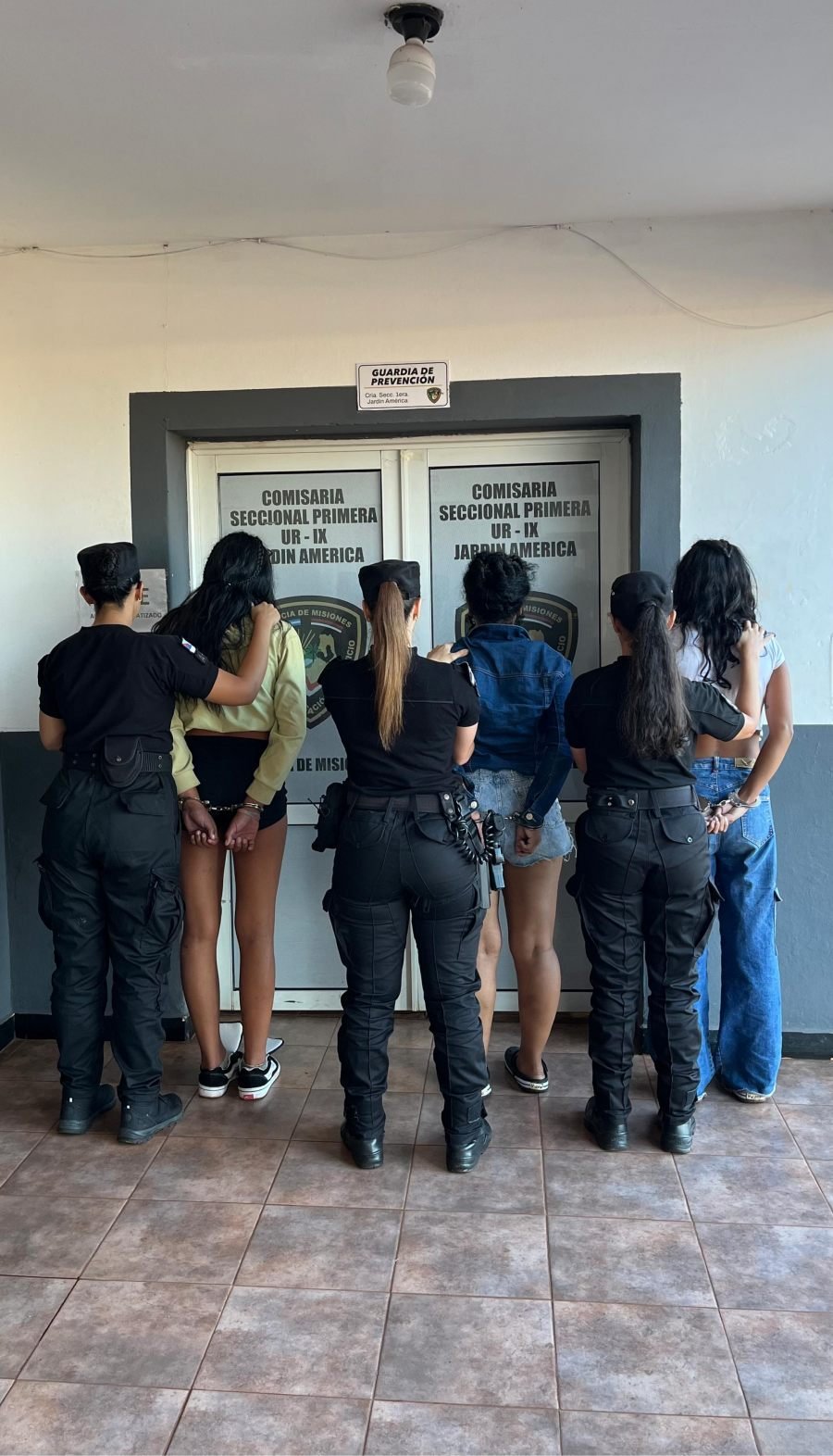 Riña entre mujeres en Plaza Colón en la localidad misionera de Jardín América dejó a una menor de 15 años lesionada