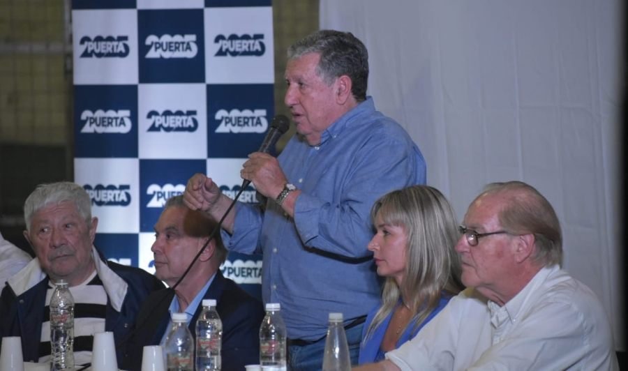 En un acto cargado de mística, Ramón Puerta cerró su campaña en el Club Racing en la ciudad de Posadas acompañado por figuras nacionales