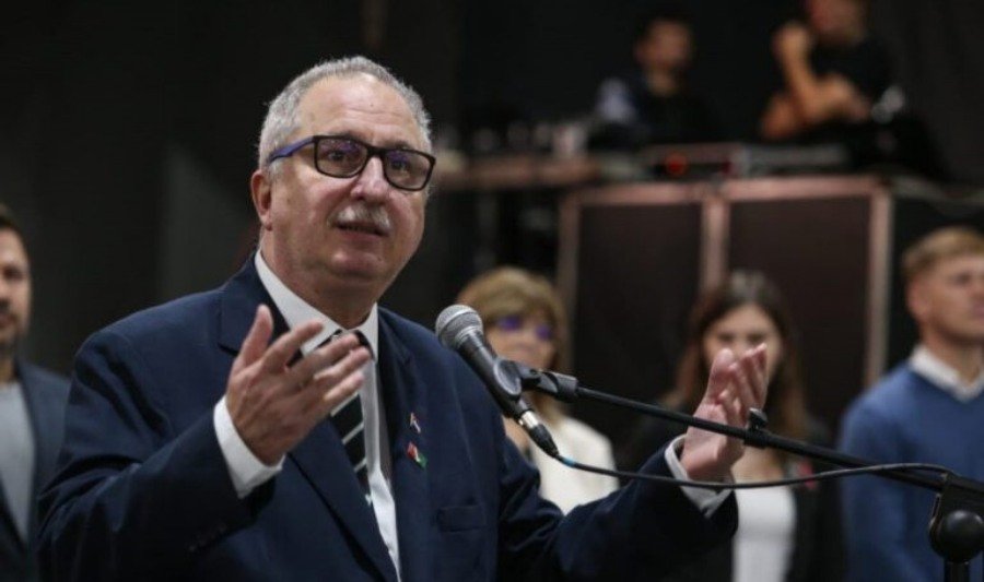 El Gobernador de Misiones, Hugo Passalacqua intimó a la EBY a transferir a la Provincia terrenos costeros de El Brete para que continúen siendo de uso público