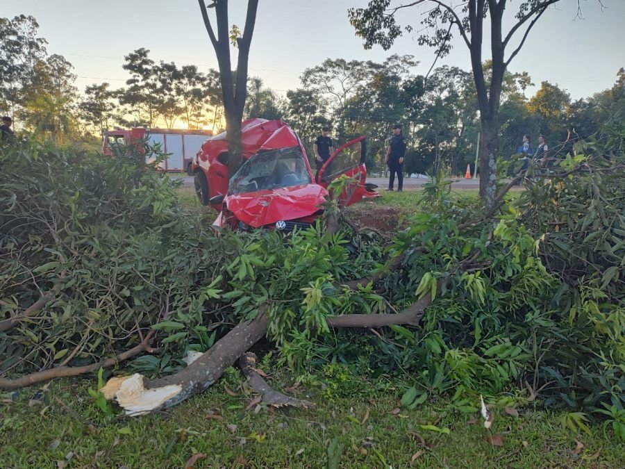 Misiones: Despiste fatal dejó como saldo una mujer de 21 años fallecida y un hombre con lesiones de gravedad sobre la Ruta Nacional N° 12