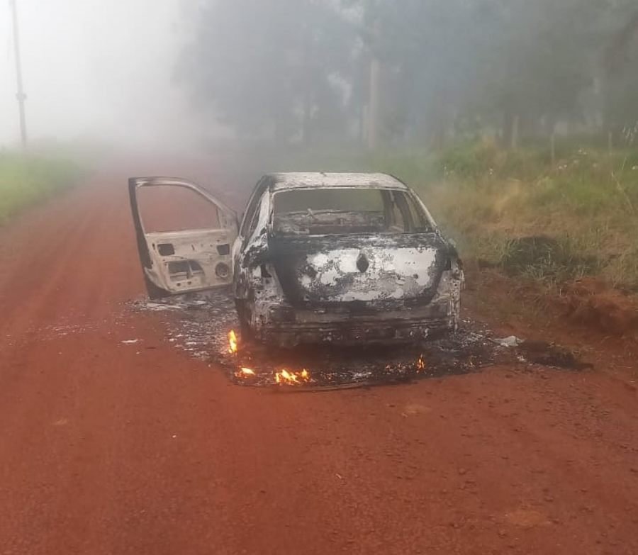 Misiones: Investigan el incendio total de un automóvil ocurrido esta madrugada en Santa Inés