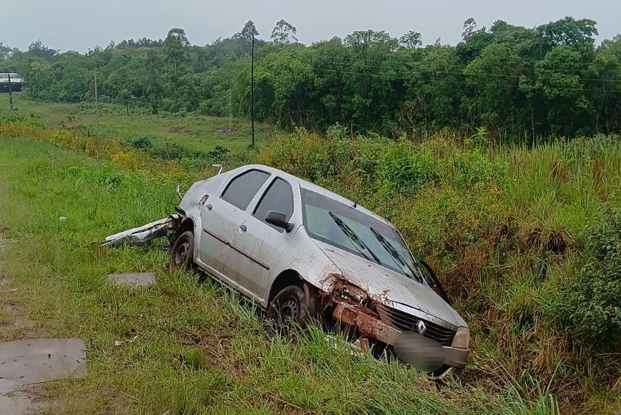 Misiones: Siniestro vial que involucró una camioneta y un automóvil sobre la Ruta Nacional N° 14 en el Municipio misionero de Aristóbulo del Valle, ambos conductores resultaron ilesos