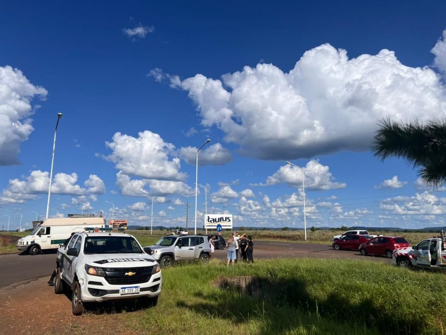 Dos menores resultaron lesionadas tras un siniestro vial sobre la Ruta Nacional Nº 12, donde colisionaron dos automóviles que circulaban en el mismo sentido