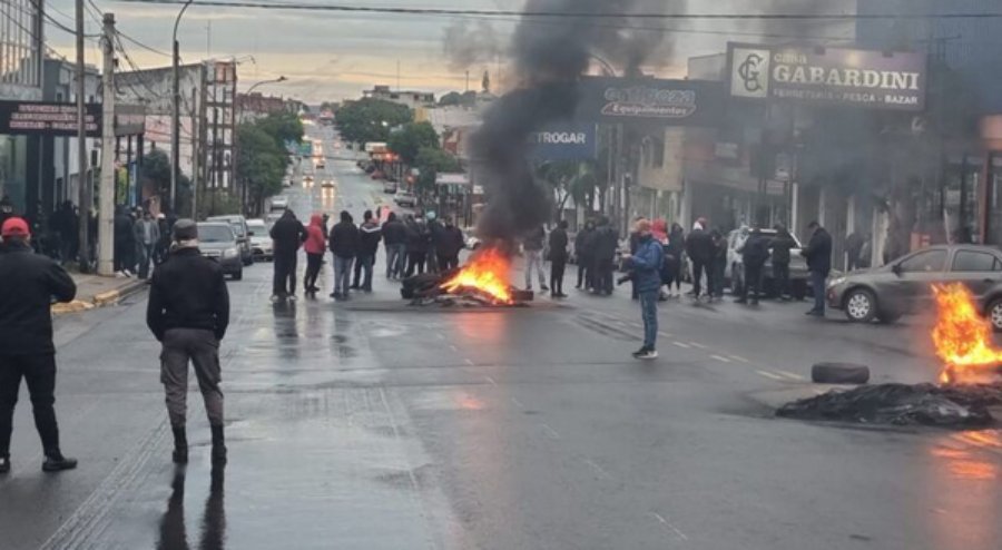 La Justicia misionera dictó penas en suspenso a Mónica Gurina y Leandro Sánchez por el acampe de la Avenida Uruguay en la ciudad de Posadas