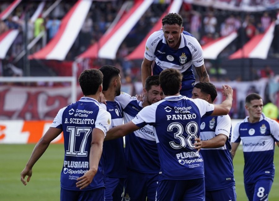 Gimnasia y Esgrima La Plata venció a Barracas Central y jugará un clásico histórico ante Estudiantes de La Plata por semis del Torneo Clausura