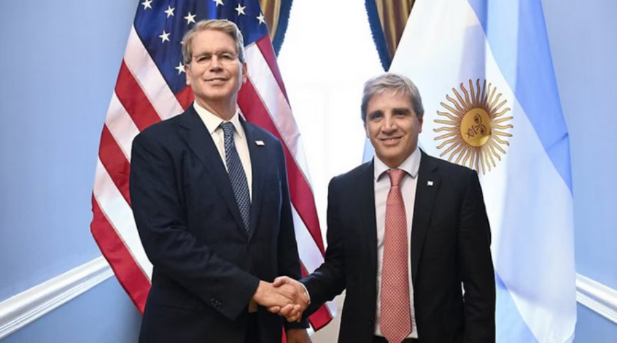 El Tesoro de Estados Unidos comenzó a inyectar dólares en el mercado cambiario y Bessent confirmó el swap por 20.000 millones de dólares