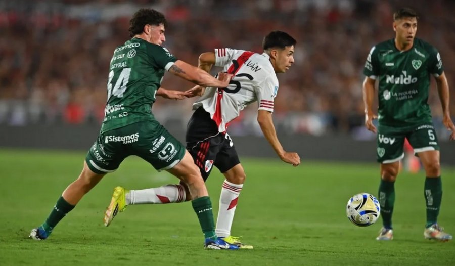 Torneo Apertura: El River Plate del Chacho Coudet dominó de punta a punta a Sarmiento de Junín y le ganó 2 a 0 en el Monumental