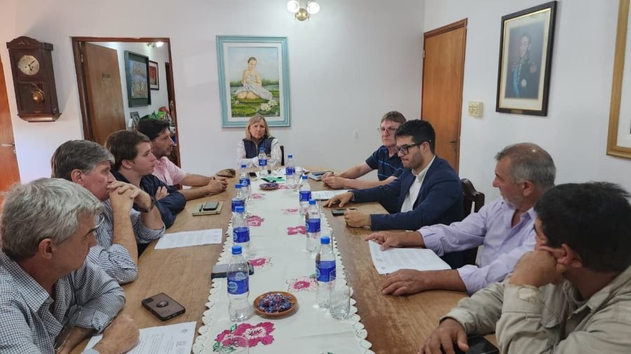 Reunión para impulsar la creación del Consorcio Regional de Acopio de Residuos Inorgánicos en las Plantas de Reciclaje en la ciudad de Apóstoles