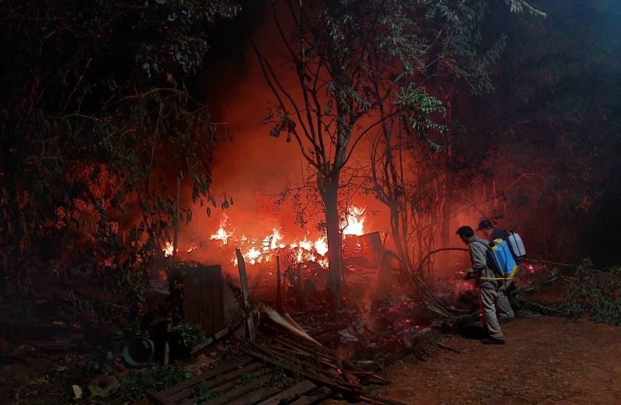 Concepción de la Sierra: Sofocaron un incendio en una vivienda en la zona rural de Picada La Lencha, sin personas lesionadas
