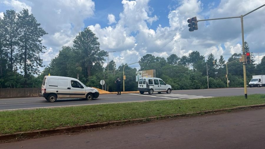 Choque en cadena sobre la Ruta Nacional N° 105 frente al Club de Campo La Eugenia dejó tres vehículos dañados, no se registraron personas lesionadas