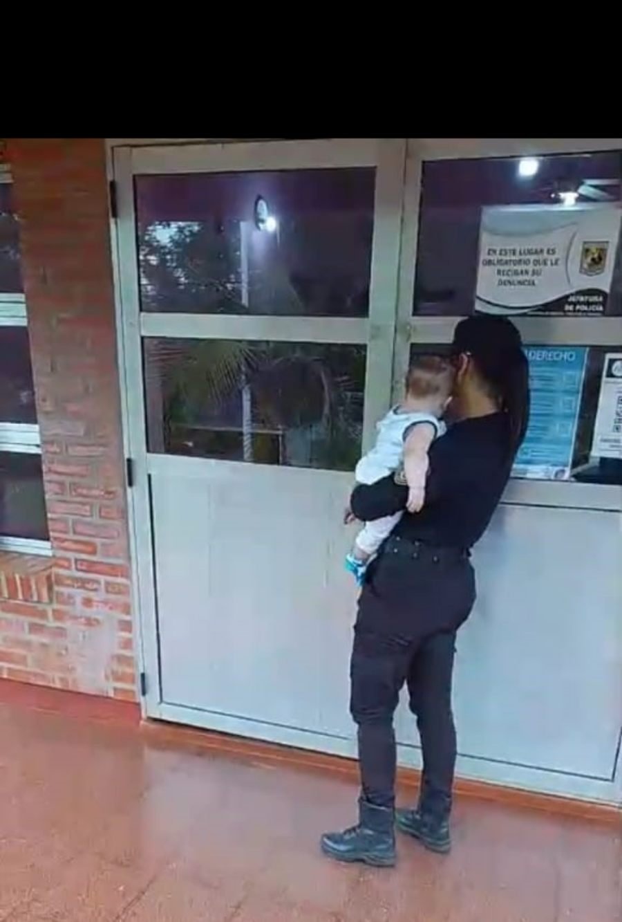 Apóstoles: La Policía de Misiones resguardó a un bebé de siete meses que había quedado solo en una vivienda