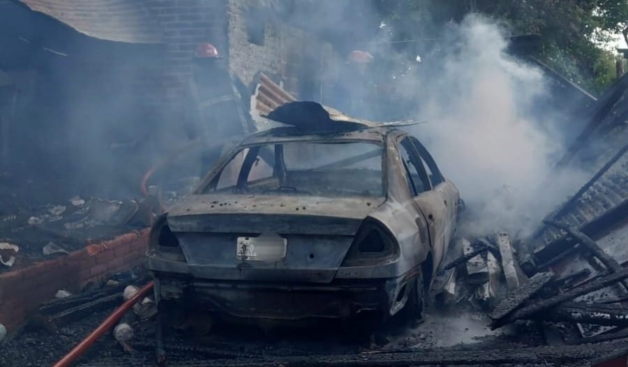 Misiones: Un hombre falleció en un incendio domiciliario, en la localidad de Hipólito Yrigoyen, efectivos policiales llevaron adelante las tareas de rigor para establecer las causas del siniestro