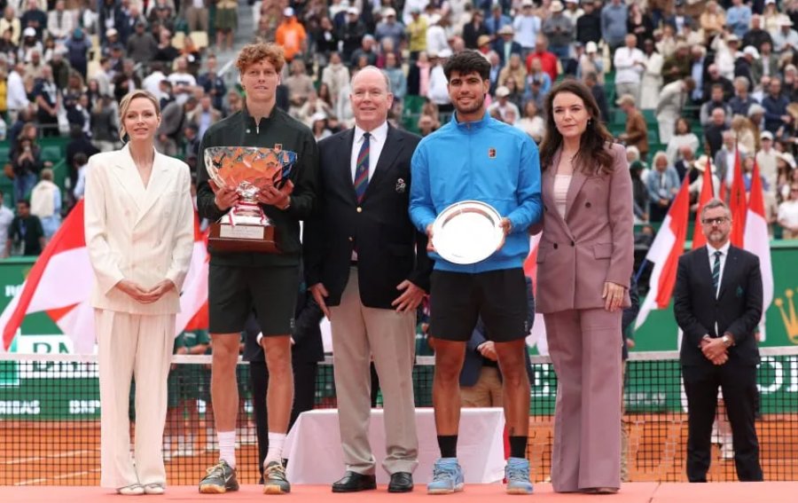 Tenis: Jannik Sinner le ganó a Carlos Alcaraz la final del Masters de Montecarlo y es el nuevo número uno