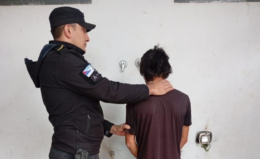 Apóstoles: Habrían robaron en un comercio, vendieron parte del botín y terminaron detenidos por la Policía de Misiones