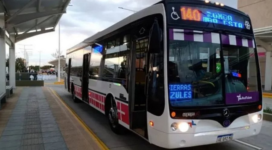 A horas de que inicie: El Gobierno Nacional intimó a los gremios de Transporte a levantar el paro de este día jueves por la reforma laboral