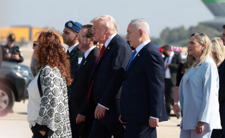 El Presidente de Estados Unidos, Donald Trump llegó a Israel para reunirse con los familiares de los rehenes liberados y hablar ante el Parlamento