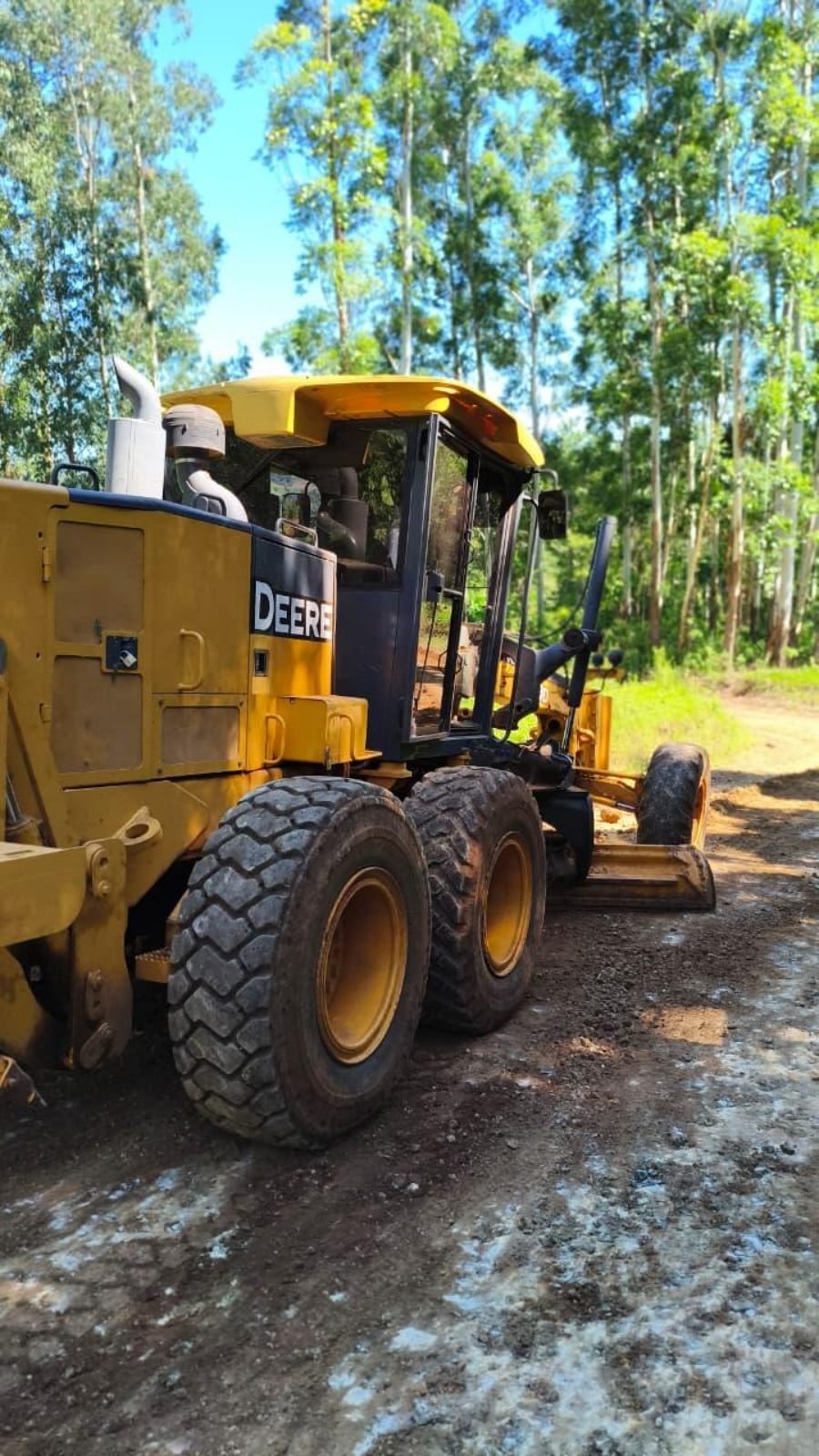 Misiones: La Dirección Provincial de Vialidad trabaja en caminos vecinales de Colonia Monteagudo