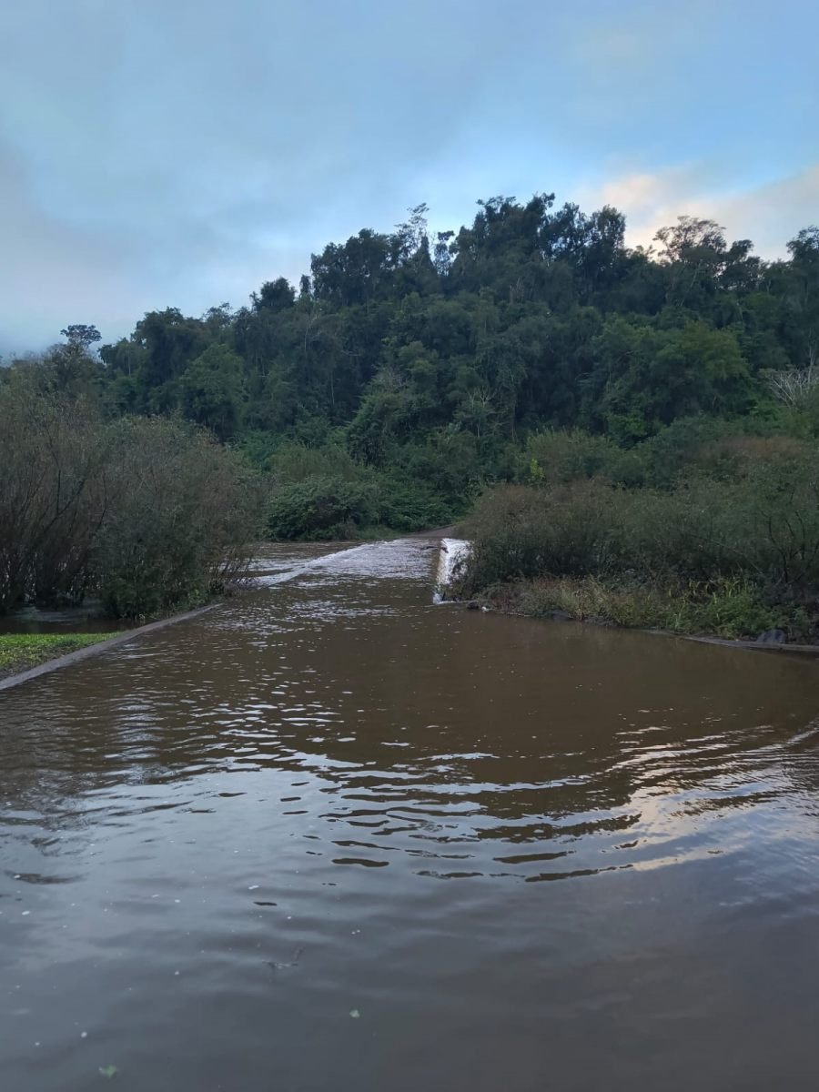 Misiones: Cerraron el acceso a los Saltos del Moconá por la crecida del Arroyo Yabotí