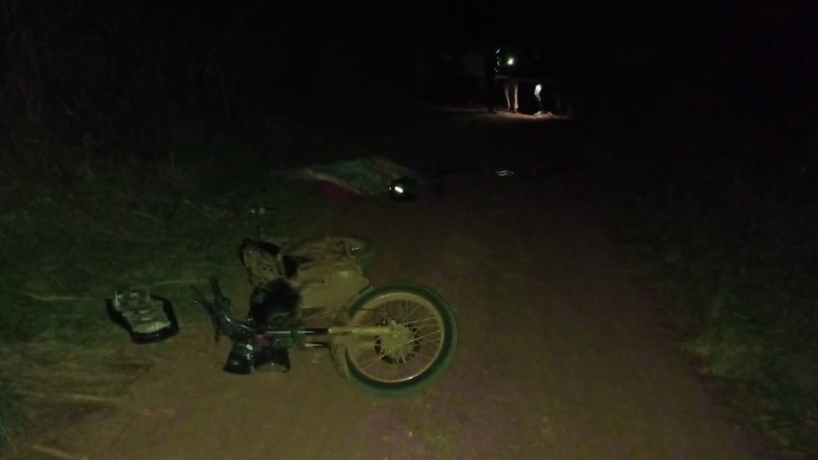Misiones: Un siniestro vial cobró la vida de un motociclista de 43 años en el Municipio de 25 de Mayo, quien habría impactado violentamente contra una soga que se encontraba tendida sobre el camino