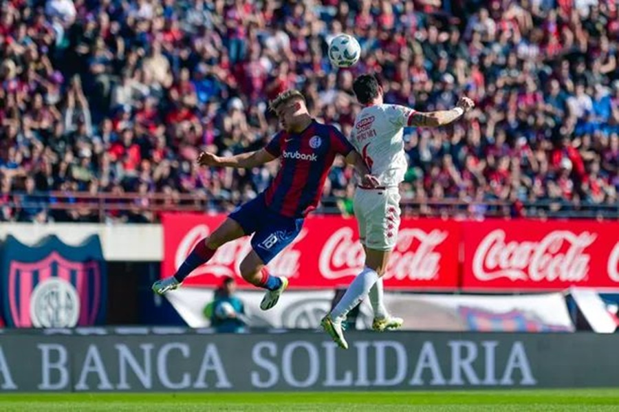Copa de la Liga Profesional de Fútbol: En un final agónico y con escándalo, San Lorenzo de Almagro le empató 1 a 1 a Huracán