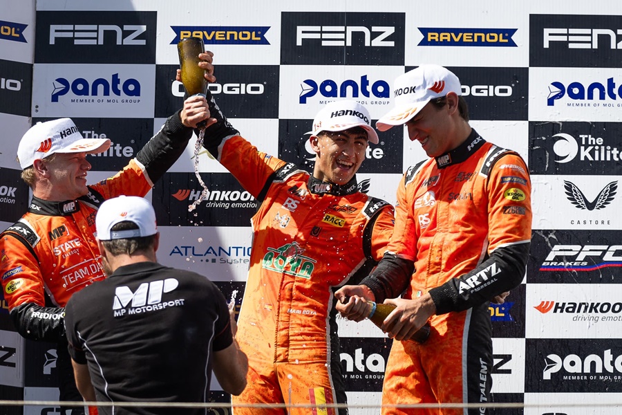 Victoria del piloto español Mari Boya en Estoril