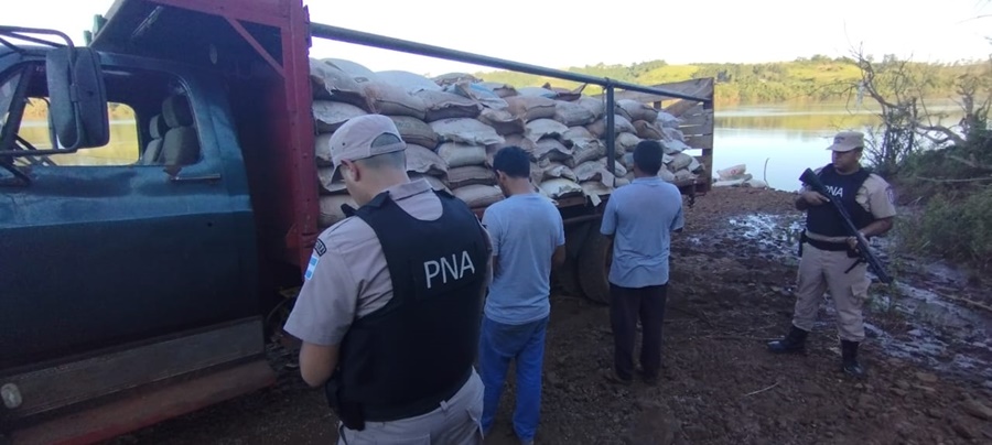 Misiones: Prefectura Naval Argentina secuestró más de ocho toneladas de soja