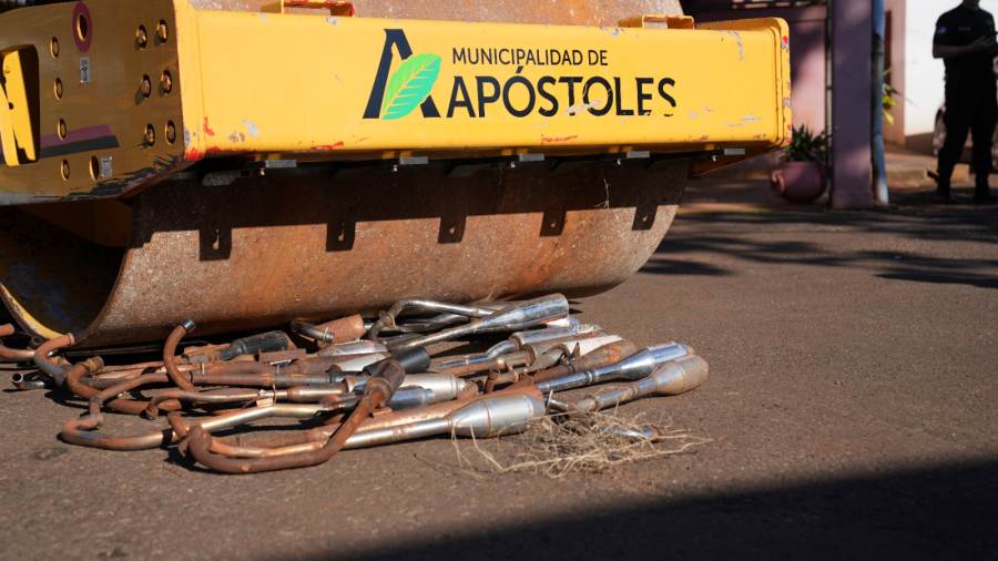 Contaminación Sonora: Compactación de caños de escapes incautados en controles de tránsito en Apóstoles