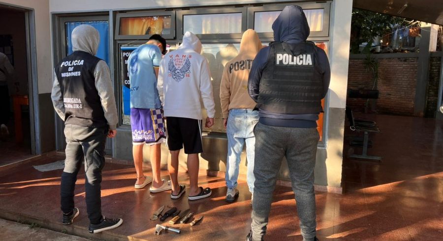 Posadas: Intimidaban a vecinos con “armas tumberas” fueron arrestados en la Chacra 181, los implicados, que tendrían antecedentes por hechos similares, fueron capturados en allanamientos simultáneos