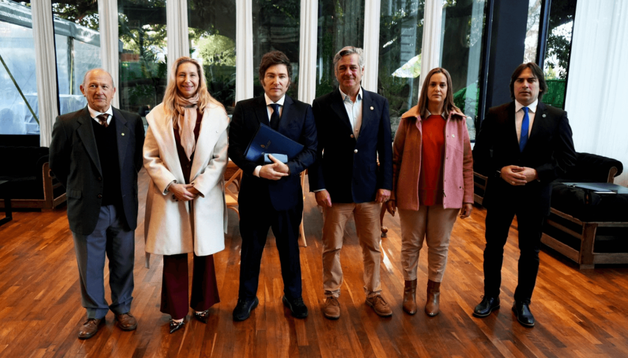 La Mesa de Enlace, con el Presidente Milei: “Nos dijo que el próximo impuesto que va a bajar son las retenciones”