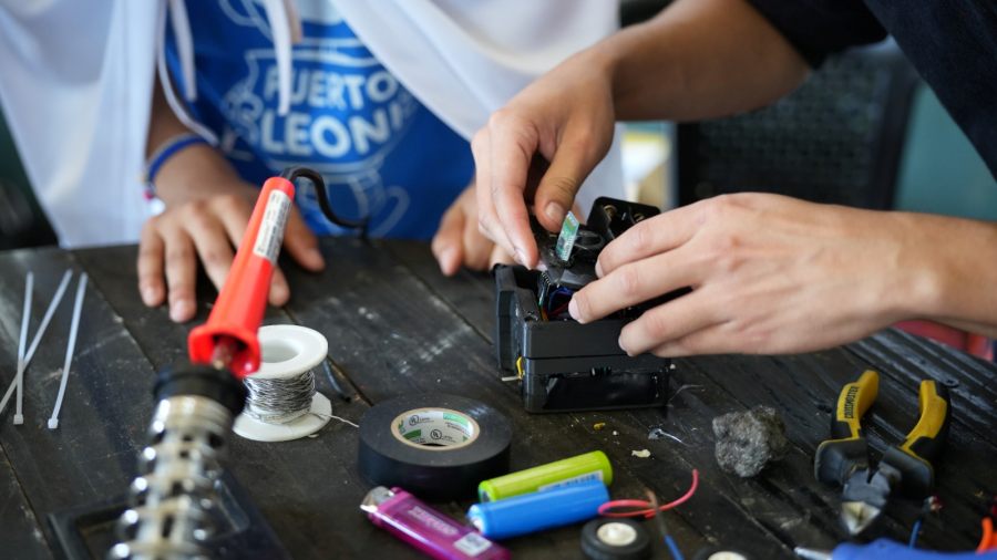 Apóstoles fue sede de la Copa Robótica Misiones 2025, clave para la zona sur del torneo, volvió a consolidar a la provincia como un verdadero polo de ciencia y tecnología, fomentando el interés de niños y jóvenes por la robótica y la innovación