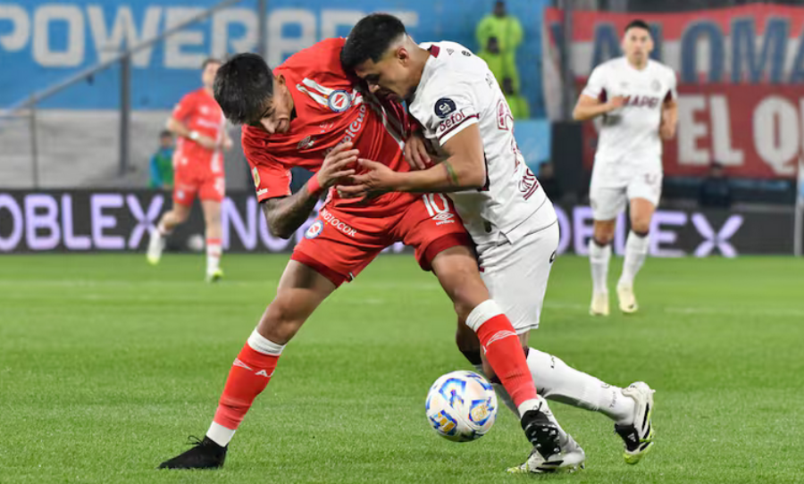 El Bicho festejó en la cancha de Racing Club, Argentinos Juniors, entre los cuatro mejores, venció a Lanús y es semifinalista de la Copa Argentina